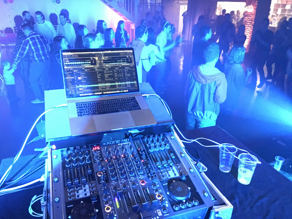 Soirée d'anniversaire, Soignies